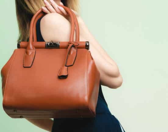 Handtasche pflegen