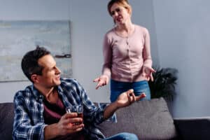 Verhalten von Alkoholikern in Beziehungen
