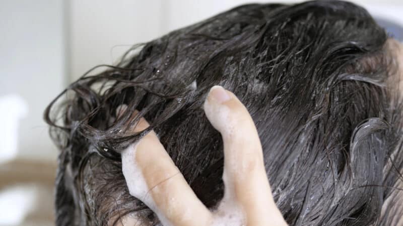 Wie oft sollte man Haare waschen?