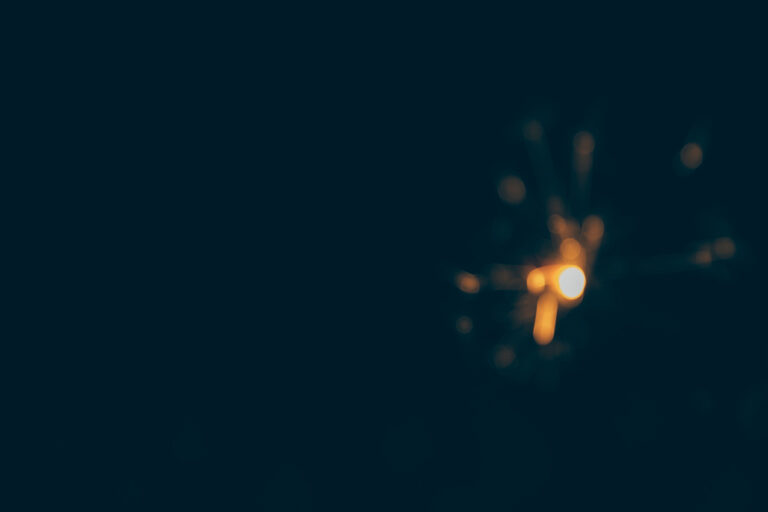 Ratgeber LED leuchtet schwach, obwohl der Schalter aus ist?