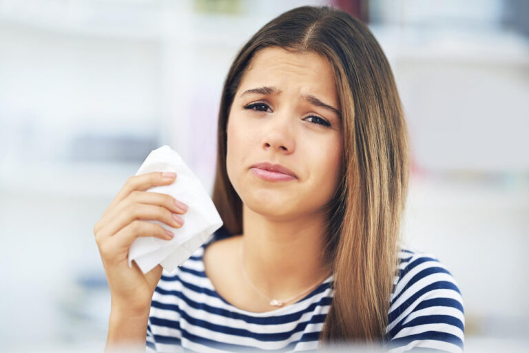Knistern beim Ausatmen im Liegen: Ursachen und Tipps
