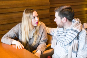 Ex-Paar im Gespräch über ihre Freundschaft nach der Trennung.