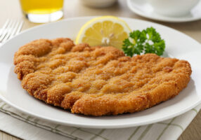 Ein leckeres perfektes Schnitzel.