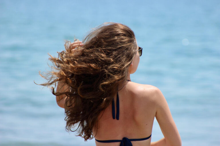 Sea Salt Spray selber mischen: DIY für perfekte Beach Waves